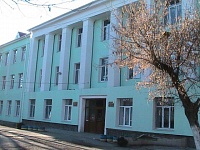 Входная группа Школа №14 в Симферополе.  Караимская,  23