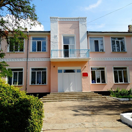 Входная группа Средняя общеобразовательная школа №13 (Севастополь). 