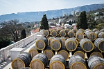 Винные бочки для вызревания вина марки "Мадера" винодельческого завода "Массандра", Крым