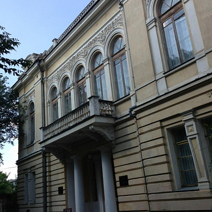 Входная группа Симферопольский художественный музей. 